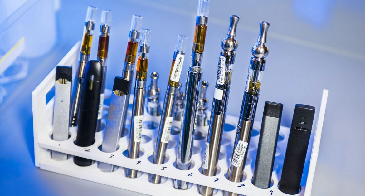 This guide to buying the best THC vape pen in Canada discusses the effects of vapes, what refills are & where to find quality cannabis.